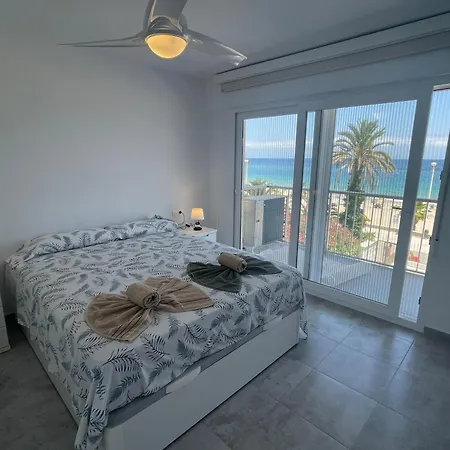 Medi Playa Primera Linea Con Piscina Calp